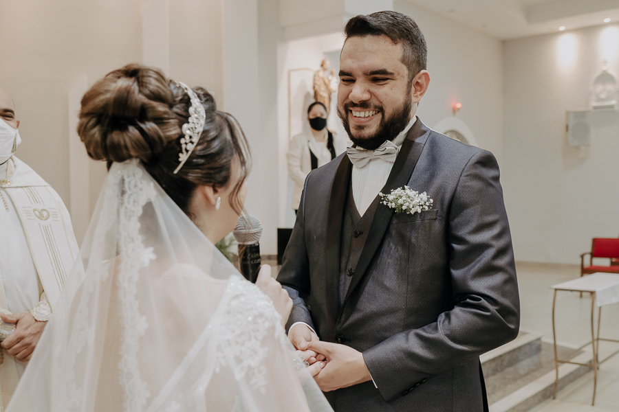 CERIMONIA CATÓLICA REALIZADA NA PARÓQUIA NOSSA SENHORA DO CARAVAGGIO EM CAMPO MOURAO PARANA E FOTOGRAFADO POR LUCAS DREHER E ALINE DREHER