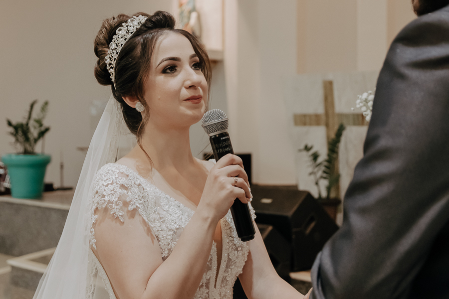 CERIMONIA CATÓLICA REALIZADA NA PARÓQUIA NOSSA SENHORA DO CARAVAGGIO EM CAMPO MOURAO PARANA E FOTOGRAFADO POR LUCAS DREHER E ALINE DREHER