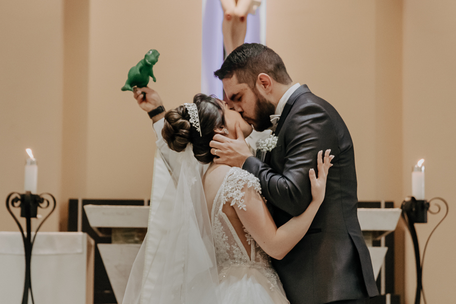 CERIMONIA CATÓLICA REALIZADA NA PARÓQUIA NOSSA SENHORA DO CARAVAGGIO EM CAMPO MOURAO PARANA E FOTOGRAFADO POR LUCAS DREHER E ALINE DREHER