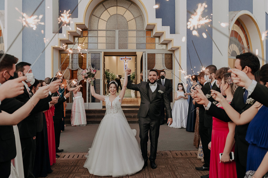 CERIMONIA CATÓLICA REALIZADA NA PARÓQUIA NOSSA SENHORA DO CARAVAGGIO EM CAMPO MOURAO PARANA E FOTOGRAFADO POR LUCAS DREHER E ALINE DREHER