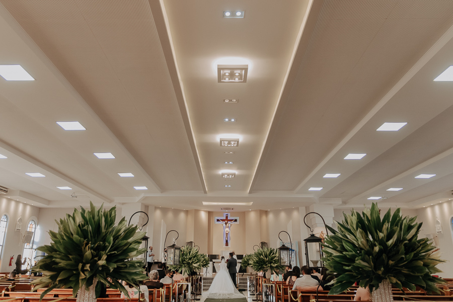 CERIMONIA CATÓLICA REALIZADA NA PARÓQUIA NOSSA SENHORA DO CARAVAGGIO EM CAMPO MOURAO PARANA E FOTOGRAFADO POR LUCAS DREHER E ALINE DREHER