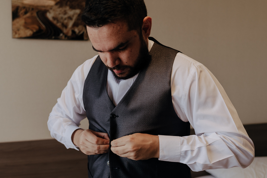 MAKING OF NOIVO EM CAMPO MOURAO BARBEARIA WOLF CASAMENTO CATOLICO