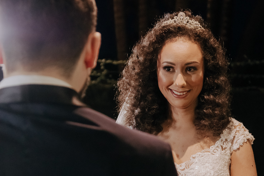 CERIMONIA DE CASAMENTO AO AR LIVRE REALIZADA DE DIA NO CAPIM LIMAO EM MARINGA NO PARANA E FOTOGRAFADO POR LUCAS DREHER E ALINE DREHER
