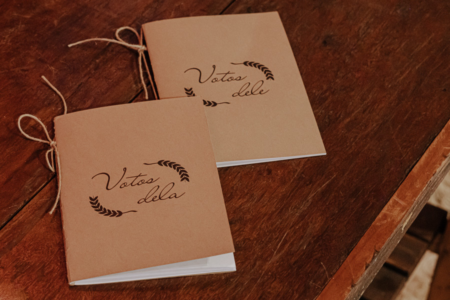 CERIMONIA DE CASAMENTO AO AR LIVRE REALIZADA DE DIA NO CAPIM LIMAO EM MARINGA NO PARANA E FOTOGRAFADO POR LUCAS DREHER E ALINE DREHER