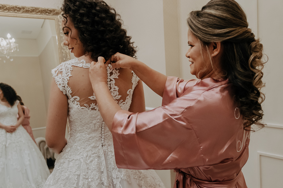 MAKING OF DA NOIVA GEISI REALIZADO NO STUDIO ELAISA CAMILO EM MARINGA NO PARANA E FOTOGRAFADO POR ALINE DREHER