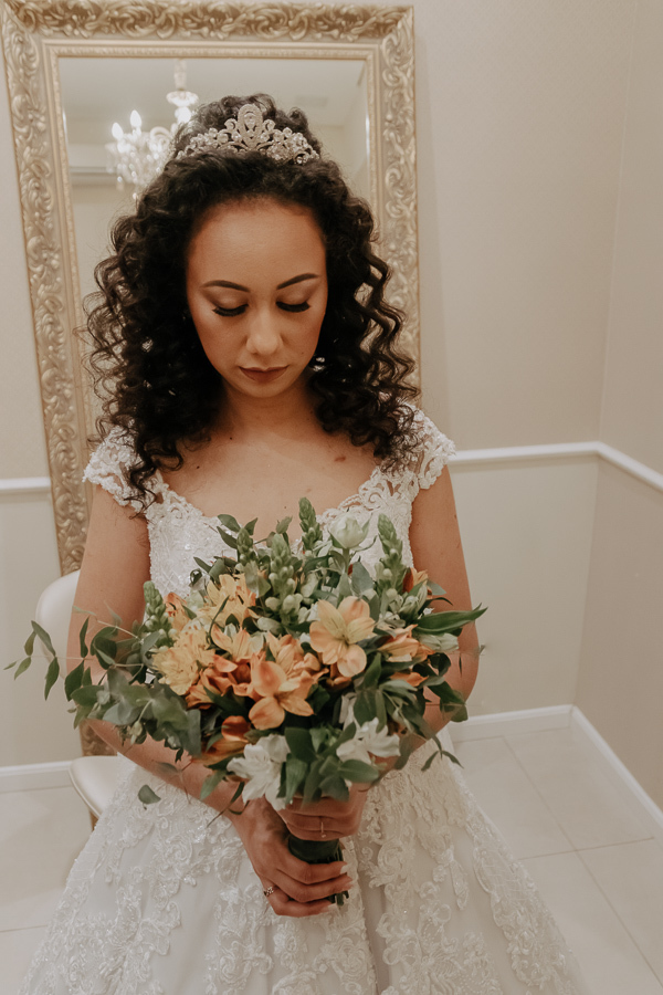 MAKING OF DA NOIVA GEISI REALIZADO NO STUDIO ELAISA CAMILO EM MARINGA NO PARANA E FOTOGRAFADO POR ALINE DREHER