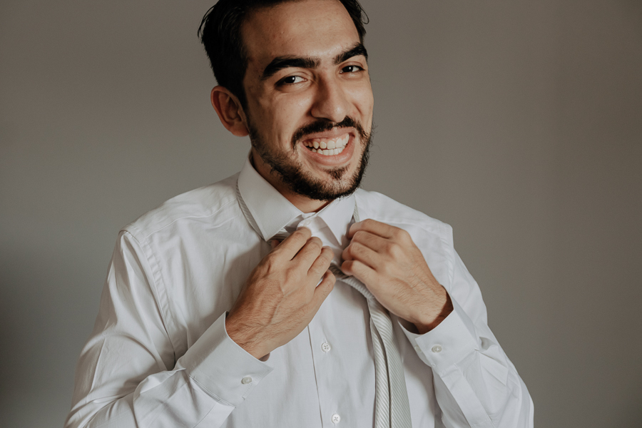 MAKING OF DA PREPARACAO DO NOIVO MATHEUS REALIZADO NA BARBEARIA TESOURAS CLUB EM MARINGA NO PARANA E FOTOGRAFADO POR LUCAS DREHER