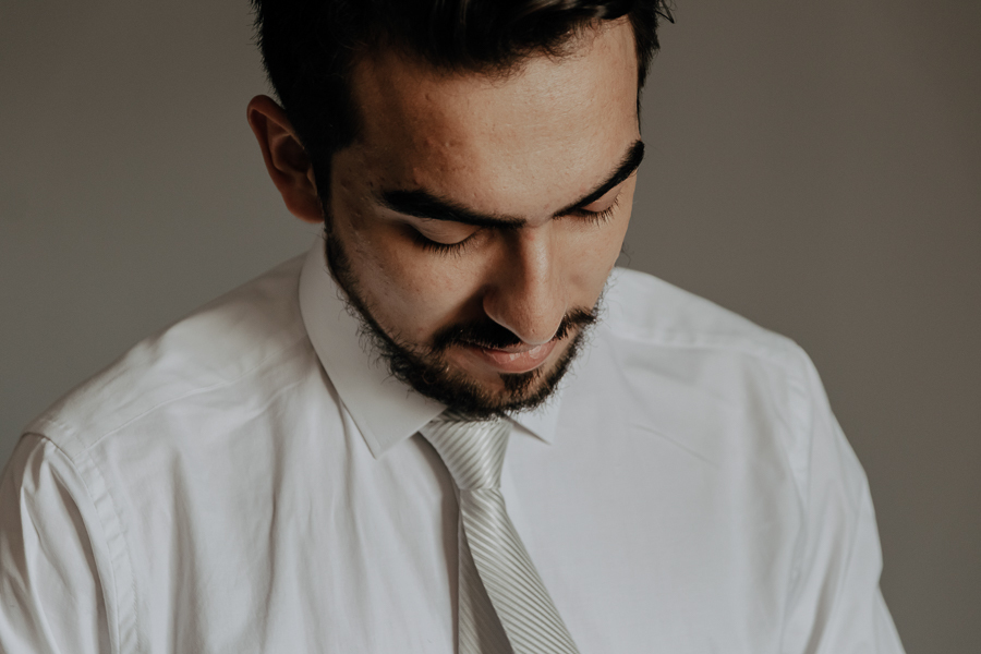 MAKING OF DA PREPARACAO DO NOIVO MATHEUS REALIZADO NA BARBEARIA TESOURAS CLUB EM MARINGA NO PARANA E FOTOGRAFADO POR LUCAS DREHER