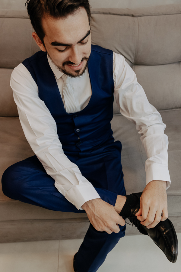 MAKING OF DA PREPARACAO DO NOIVO MATHEUS REALIZADO NA BARBEARIA TESOURAS CLUB EM MARINGA NO PARANA E FOTOGRAFADO POR LUCAS DREHER