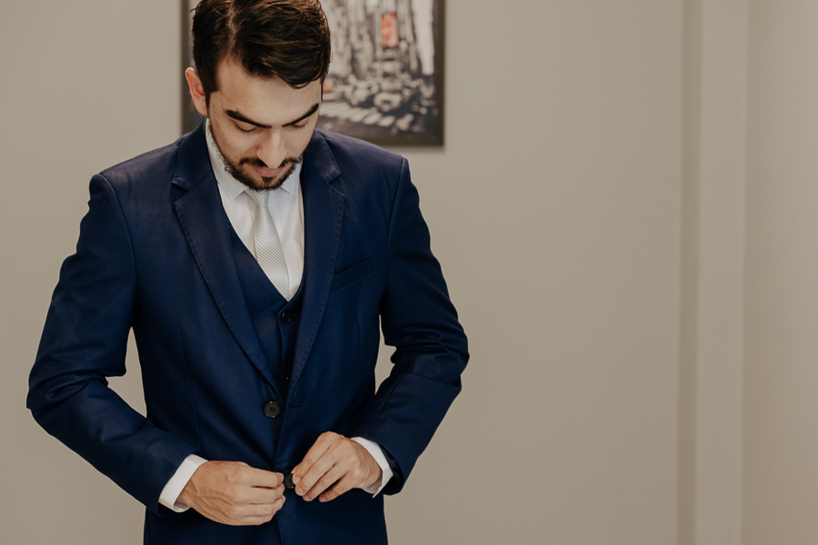 MAKING OF DA PREPARACAO DO NOIVO MATHEUS REALIZADO NA BARBEARIA TESOURAS CLUB EM MARINGA NO PARANA E FOTOGRAFADO POR LUCAS DREHER