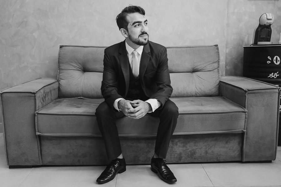 MAKING OF DA PREPARACAO DO NOIVO MATHEUS REALIZADO NA BARBEARIA TESOURAS CLUB EM MARINGA NO PARANA E FOTOGRAFADO POR LUCAS DREHER