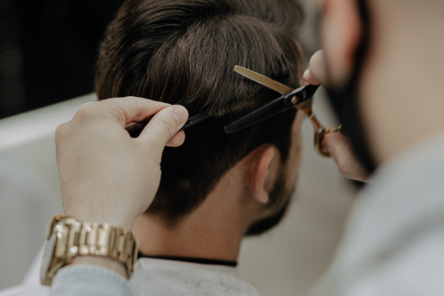 MAKING OF DA PREPARACAO DO NOIVO MATHEUS REALIZADO NA BARBEARIA TESOURAS CLUB EM MARINGA NO PARANA E FOTOGRAFADO POR LUCAS DREHER