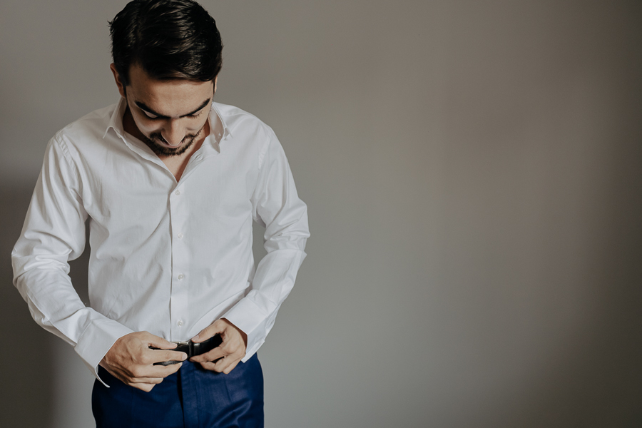 MAKING OF DA PREPARACAO DO NOIVO MATHEUS REALIZADO NA BARBEARIA TESOURAS CLUB EM MARINGA NO PARANA E FOTOGRAFADO POR LUCAS DREHER