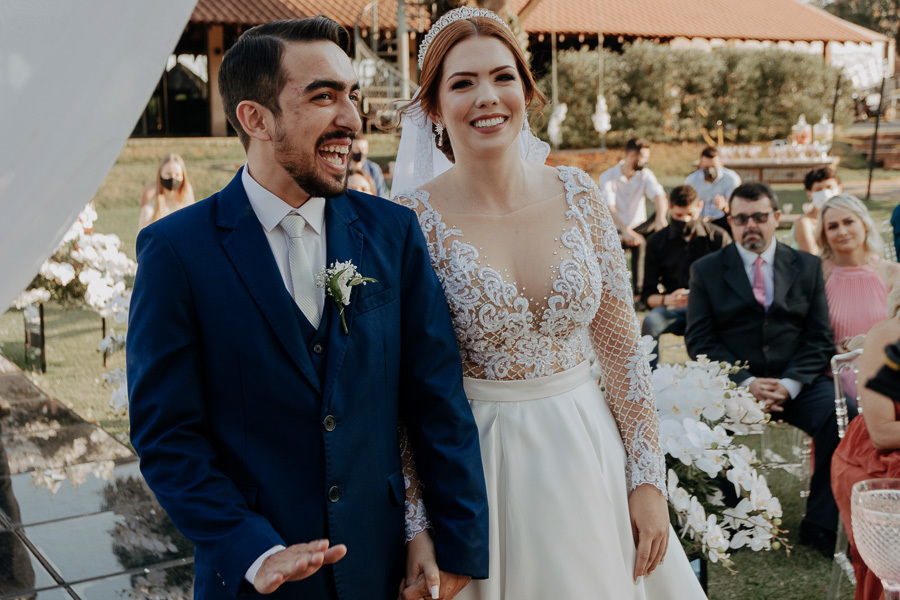 CERIMONIA DE CASAMENTO AO AR LIVRE REALIZADO NA CHACARA ALLAN DE EM IGUATEMI NO PARANA E FOTOGRAFADO POR LUCAS DREHER E ALINE DREHER COM ASSESSORIA DA MF EVENTOS
