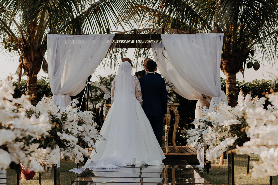CERIMONIA DE CASAMENTO AO AR LIVRE REALIZADO NA CHACARA ALLAN DE EM IGUATEMI NO PARANA E FOTOGRAFADO POR LUCAS DREHER E ALINE DREHER COM ASSESSORIA DA MF EVENTOS
