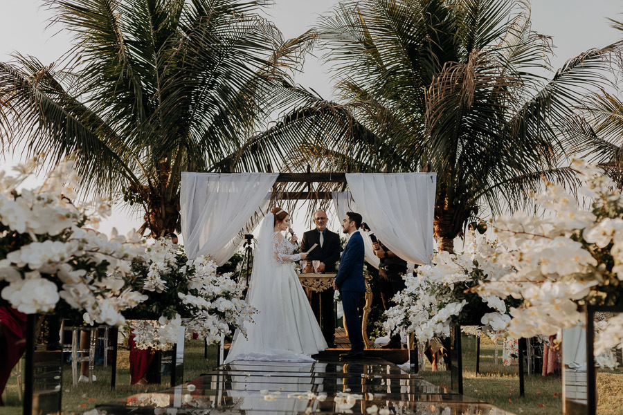 CERIMONIA DE CASAMENTO AO AR LIVRE REALIZADO NA CHACARA ALLAN DE EM IGUATEMI NO PARANA E FOTOGRAFADO POR LUCAS DREHER E ALINE DREHER COM ASSESSORIA DA MF EVENTOS