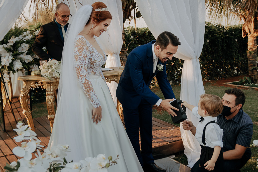 CERIMONIA DE CASAMENTO AO AR LIVRE REALIZADO NA CHACARA ALLAN DE EM IGUATEMI NO PARANA E FOTOGRAFADO POR LUCAS DREHER E ALINE DREHER COM ASSESSORIA DA MF EVENTOS