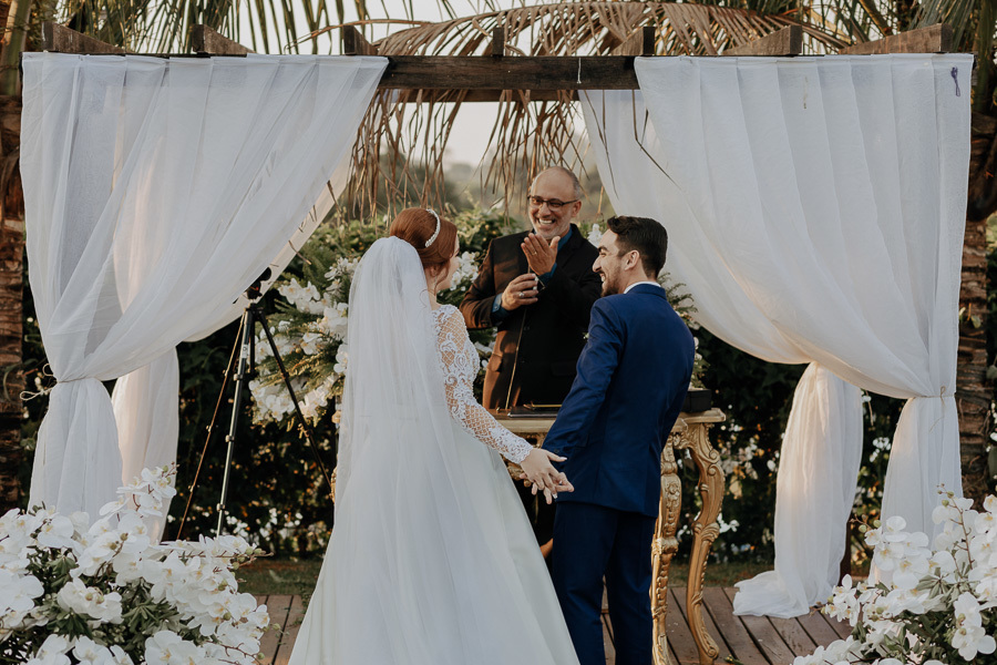 CERIMONIA DE CASAMENTO AO AR LIVRE REALIZADO NA CHACARA ALLAN DE EM IGUATEMI NO PARANA E FOTOGRAFADO POR LUCAS DREHER E ALINE DREHER COM ASSESSORIA DA MF EVENTOS