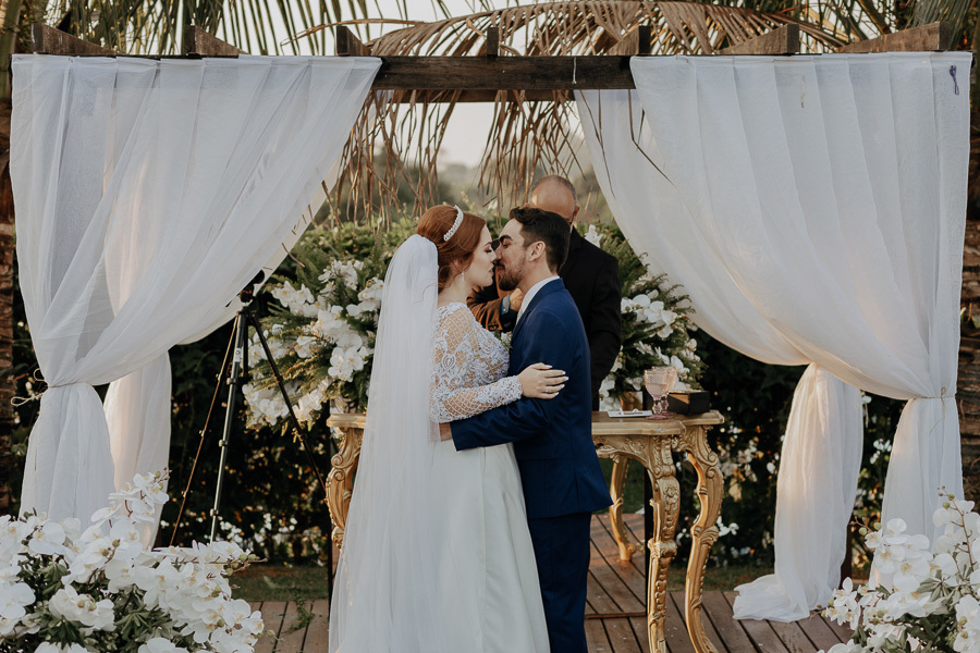 CERIMONIA DE CASAMENTO AO AR LIVRE REALIZADO NA CHACARA ALLAN DE EM IGUATEMI NO PARANA E FOTOGRAFADO POR LUCAS DREHER E ALINE DREHER COM ASSESSORIA DA MF EVENTOS