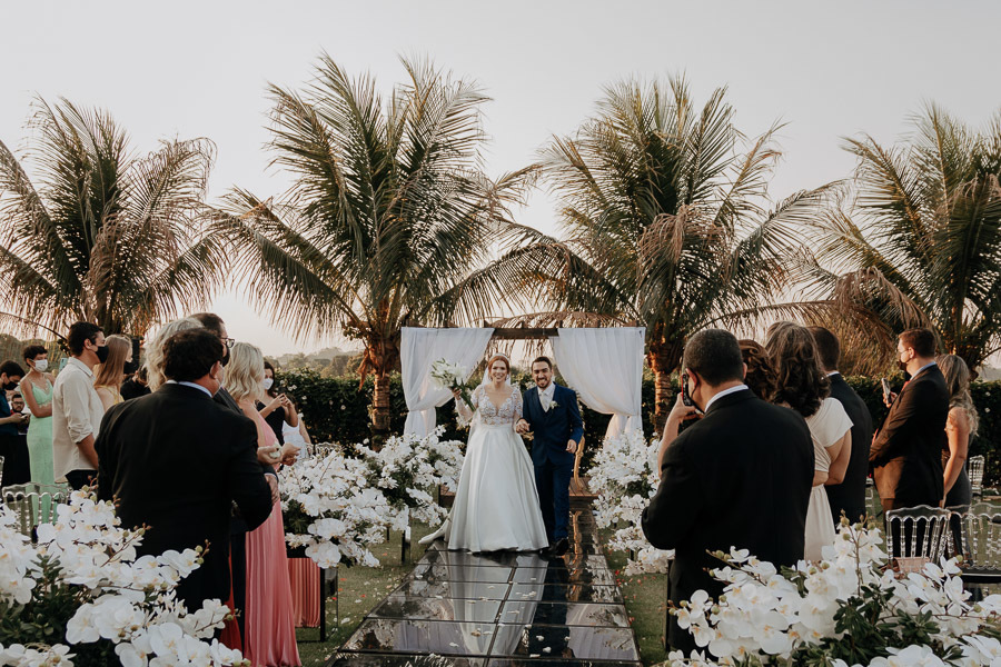 CERIMONIA DE CASAMENTO AO AR LIVRE REALIZADO NA CHACARA ALLAN DE EM IGUATEMI NO PARANA E FOTOGRAFADO POR LUCAS DREHER E ALINE DREHER COM ASSESSORIA DA MF EVENTOS