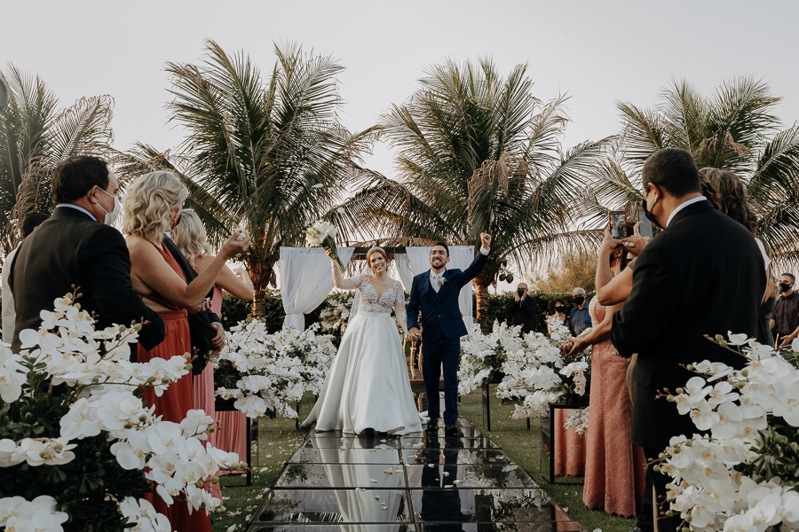 CERIMONIA DE CASAMENTO AO AR LIVRE REALIZADO NA CHACARA ALLAN DE EM IGUATEMI NO PARANA E FOTOGRAFADO POR LUCAS DREHER E ALINE DREHER COM ASSESSORIA DA MF EVENTOS