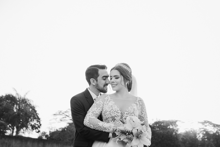 CERIMONIA DE CASAMENTO AO AR LIVRE REALIZADO NA CHACARA ALLAN DE EM IGUATEMI NO PARANA E FOTOGRAFADO POR LUCAS DREHER E ALINE DREHER COM ASSESSORIA DA MF EVENTOS