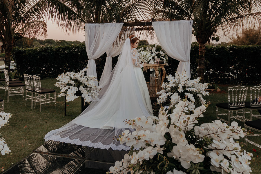 CERIMONIA DE CASAMENTO AO AR LIVRE REALIZADO NA CHACARA ALLAN DE EM IGUATEMI NO PARANA E FOTOGRAFADO POR LUCAS DREHER E ALINE DREHER COM ASSESSORIA DA MF EVENTOS