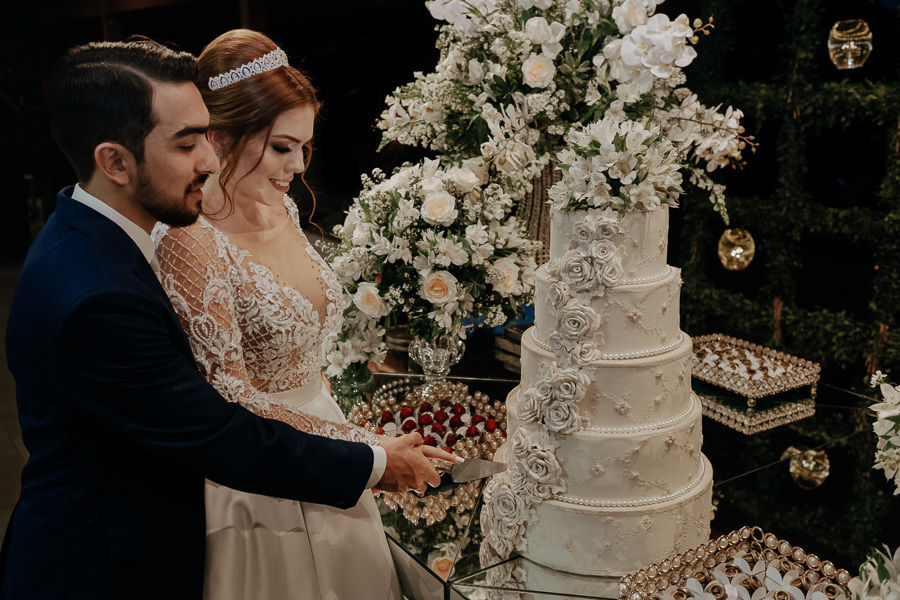 RECEPÇÃO DE CASAMENTO AO AR LIVRE REALIZADO NA CHACARA ALLAN DE EM IGUATEMI NO PARANA E FOTOGRAFADO POR LUCAS DREHER E ALINE DREHER COM ASSESSORIA DA MF EVENTOS