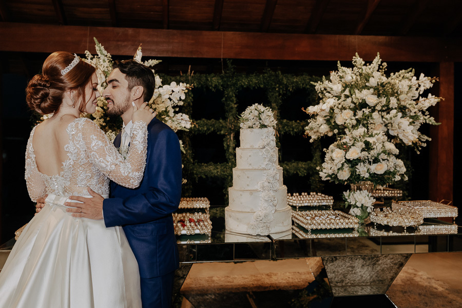 RECEPÇÃO DE CASAMENTO AO AR LIVRE REALIZADO NA CHACARA ALLAN DE EM IGUATEMI NO PARANA E FOTOGRAFADO POR LUCAS DREHER E ALINE DREHER COM ASSESSORIA DA MF EVENTOS