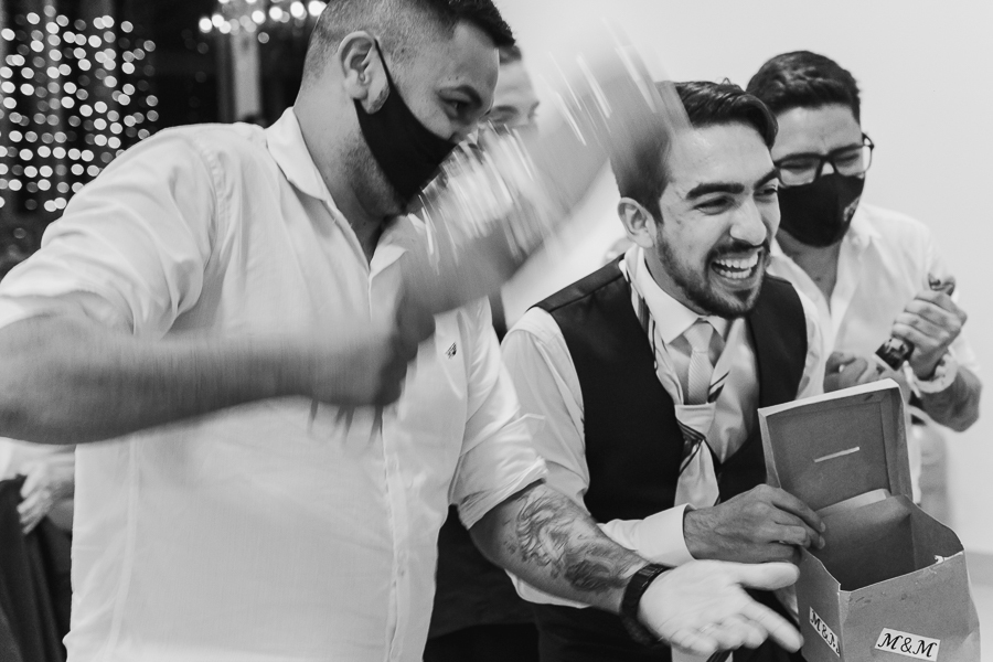 RECEPÇÃO DE CASAMENTO AO AR LIVRE REALIZADO NA CHACARA ALLAN DE EM IGUATEMI NO PARANA E FOTOGRAFADO POR LUCAS DREHER E ALINE DREHER COM ASSESSORIA DA MF EVENTOS