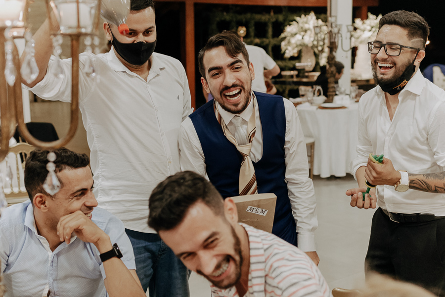 RECEPÇÃO DE CASAMENTO AO AR LIVRE REALIZADO NA CHACARA ALLAN DE EM IGUATEMI NO PARANA E FOTOGRAFADO POR LUCAS DREHER E ALINE DREHER COM ASSESSORIA DA MF EVENTOS