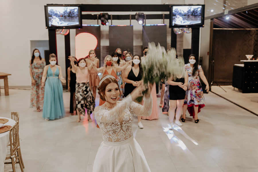 RECEPÇÃO DE CASAMENTO AO AR LIVRE REALIZADO NA CHACARA ALLAN DE EM IGUATEMI NO PARANA E FOTOGRAFADO POR LUCAS DREHER E ALINE DREHER COM ASSESSORIA DA MF EVENTOS