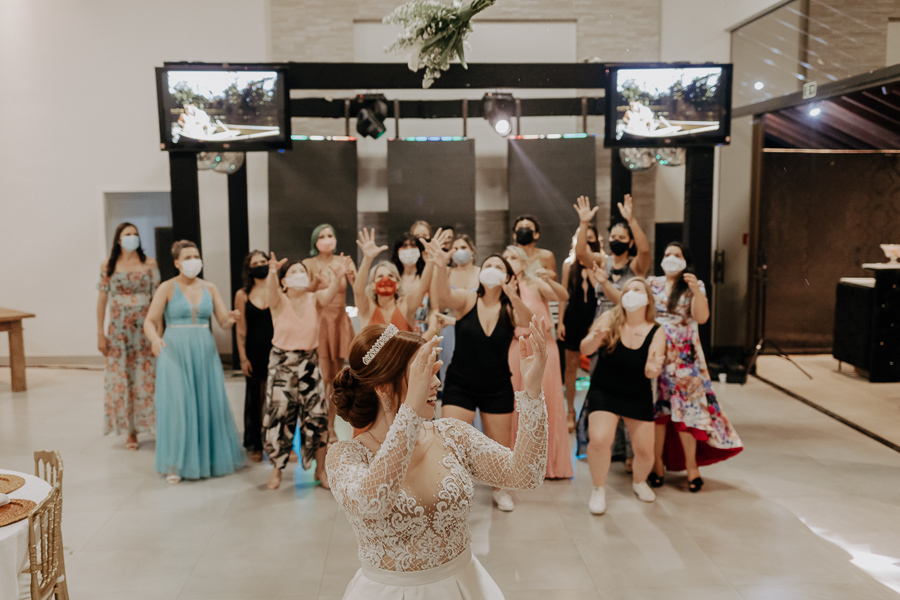 RECEPÇÃO DE CASAMENTO AO AR LIVRE REALIZADO NA CHACARA ALLAN DE EM IGUATEMI NO PARANA E FOTOGRAFADO POR LUCAS DREHER E ALINE DREHER COM ASSESSORIA DA MF EVENTOS