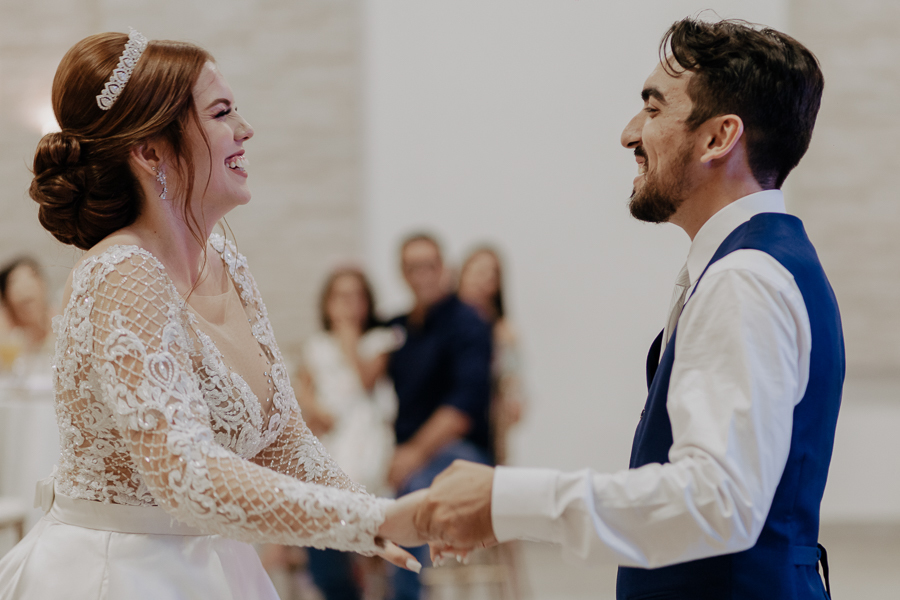RECEPÇÃO DE CASAMENTO AO AR LIVRE REALIZADO NA CHACARA ALLAN DE EM IGUATEMI NO PARANA E FOTOGRAFADO POR LUCAS DREHER E ALINE DREHER COM ASSESSORIA DA MF EVENTOS