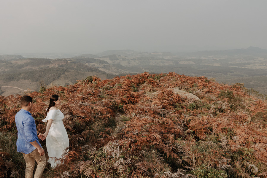 ENSAIO PRE WEDDING REALIZADO NO MORRO DA PEDRA BRANCA EM ORTIGUEIRA PARANA E FOTOGRAFADO POR LUCAS DREHER