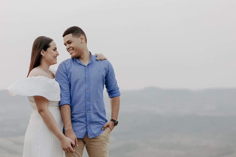 ENSAIO PRE WEDDING REALIZADO NO MORRO DA PEDRA BRANCA EM ORTIGUEIRA PARANA E FOTOGRAFADO POR LUCAS DREHER