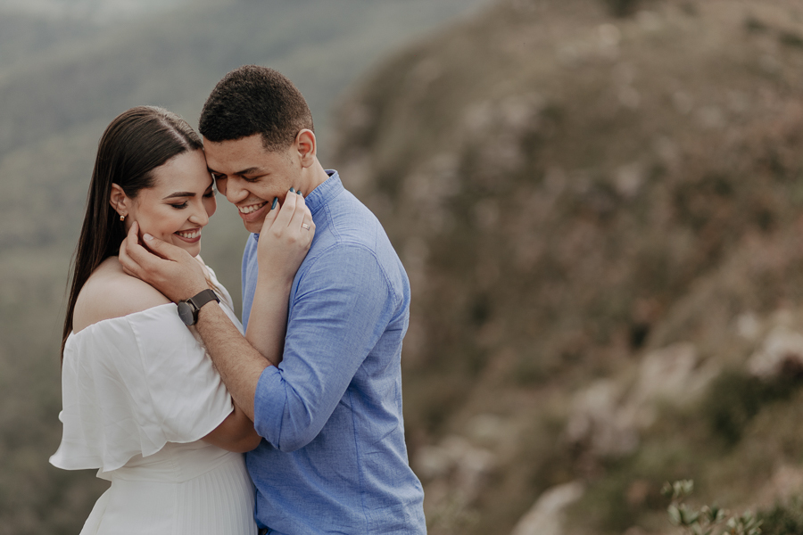 ENSAIO PRE WEDDING REALIZADO NO MORRO DA PEDRA BRANCA EM ORTIGUEIRA PARANA E FOTOGRAFADO POR LUCAS DREHER