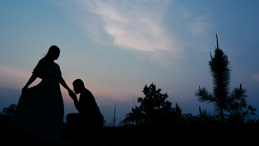 ENSAIO PRE WEDDING REALIZADO NO MORRO DA PEDRA BRANCA EM ORTIGUEIRA PARANA E FOTOGRAFADO POR LUCAS DREHER