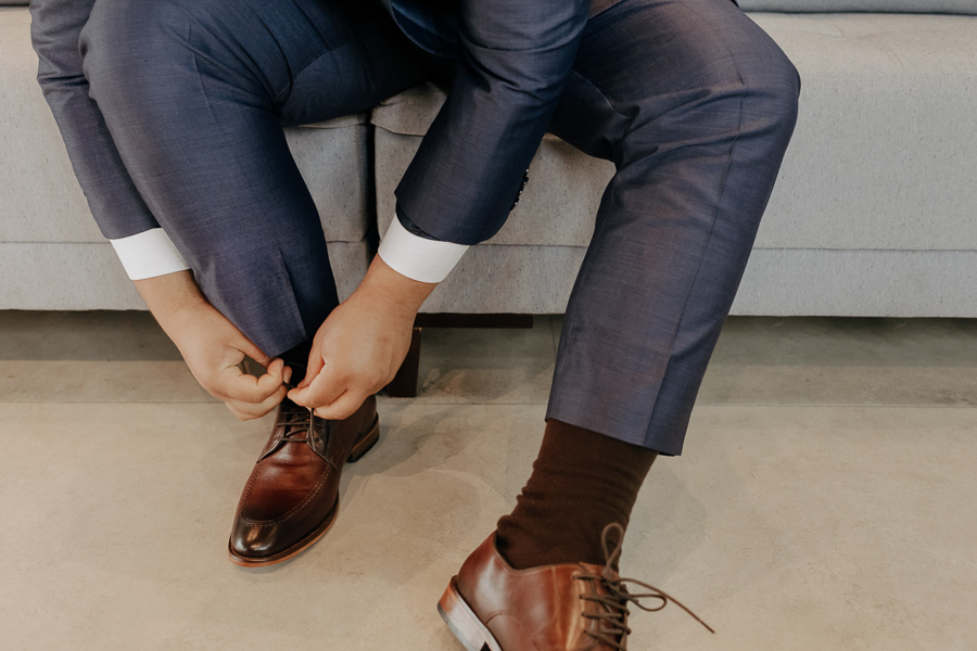 PREPARACAO DO NOIVO REALIZADO NA BARBEARIA EAR BARBER EM MARINGA PARANA E FOTOGRAFADO POR LUCAS DREHER