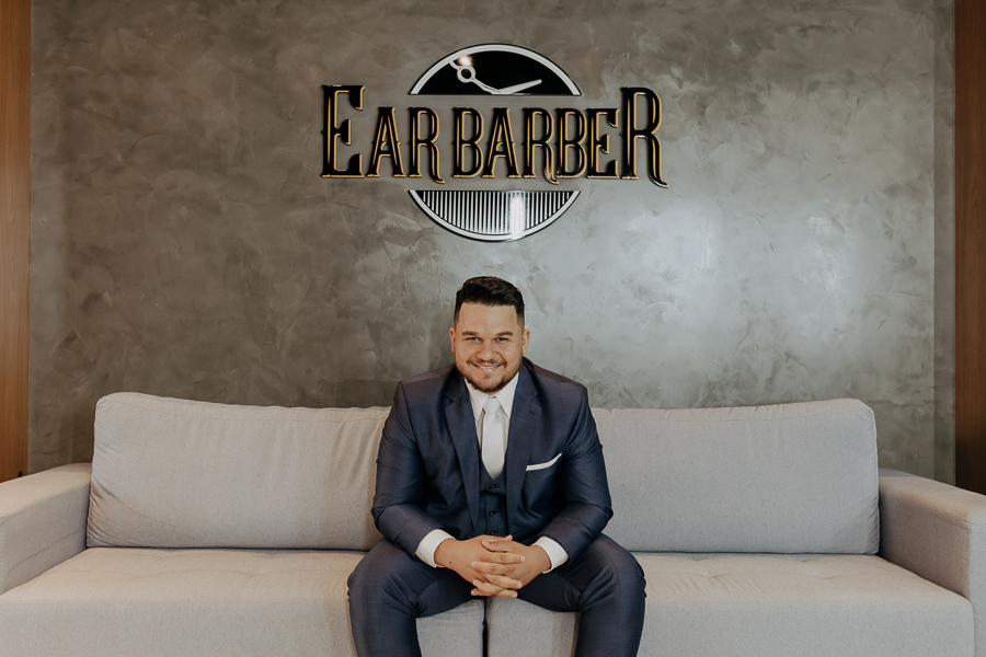 PREPARACAO DO NOIVO REALIZADO NA BARBEARIA EAR BARBER EM MARINGA PARANA E FOTOGRAFADO POR LUCAS DREHER