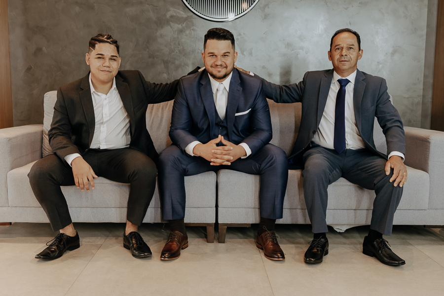 PREPARACAO DO NOIVO REALIZADO NA BARBEARIA EAR BARBER EM MARINGA PARANA E FOTOGRAFADO POR LUCAS DREHER