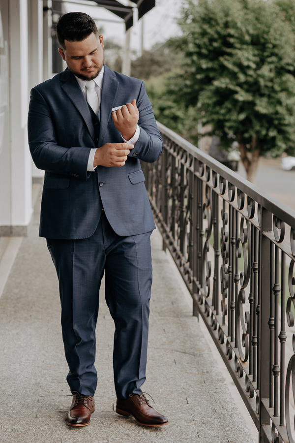 PREPARACAO DO NOIVO REALIZADO NA BARBEARIA EAR BARBER EM MARINGA PARANA E FOTOGRAFADO POR LUCAS DREHER