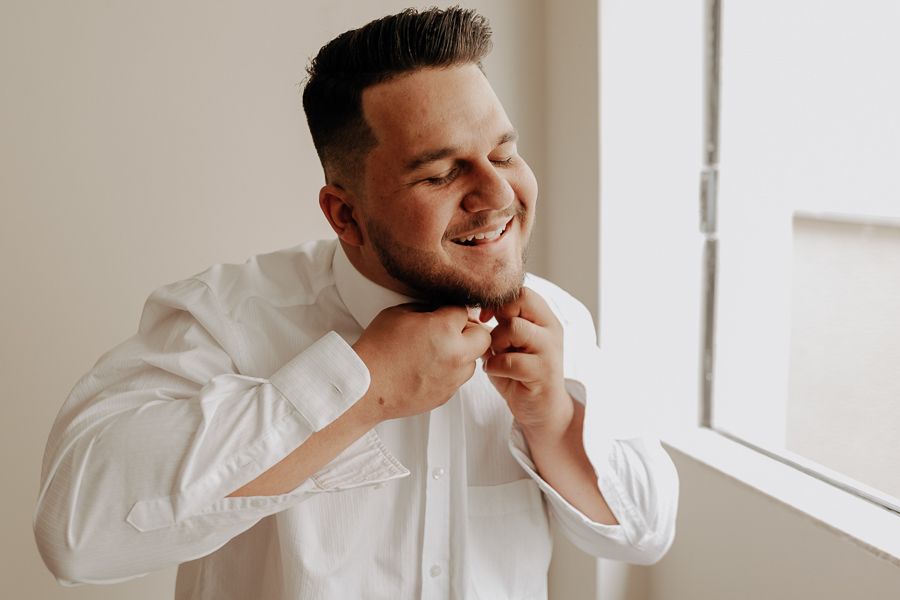 PREPARACAO DO NOIVO REALIZADO NA BARBEARIA EAR BARBER EM MARINGA PARANA E FOTOGRAFADO POR LUCAS DREHER