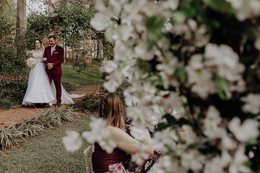 CERIMONIA DE CASAMENTO DURANTE O DIA REALIZADO NO RECANTO PARAISO EM MARINGA NO PARANA E FOTOGRAFADO POR LUCAS DREHER E ALINE DREHER