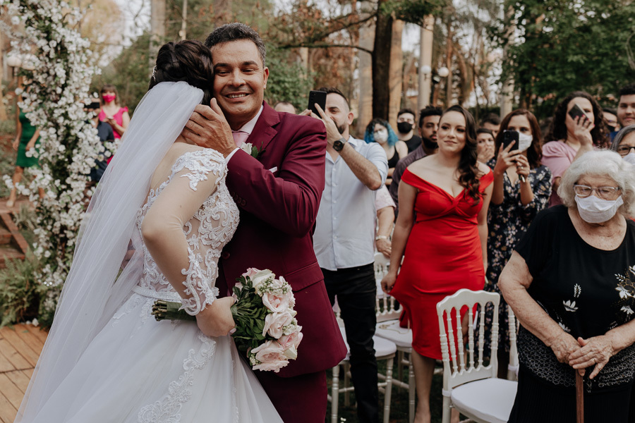 CERIMONIA DE CASAMENTO DURANTE O DIA REALIZADO NO RECANTO PARAISO EM MARINGA NO PARANA E FOTOGRAFADO POR LUCAS DREHER E ALINE DREHER