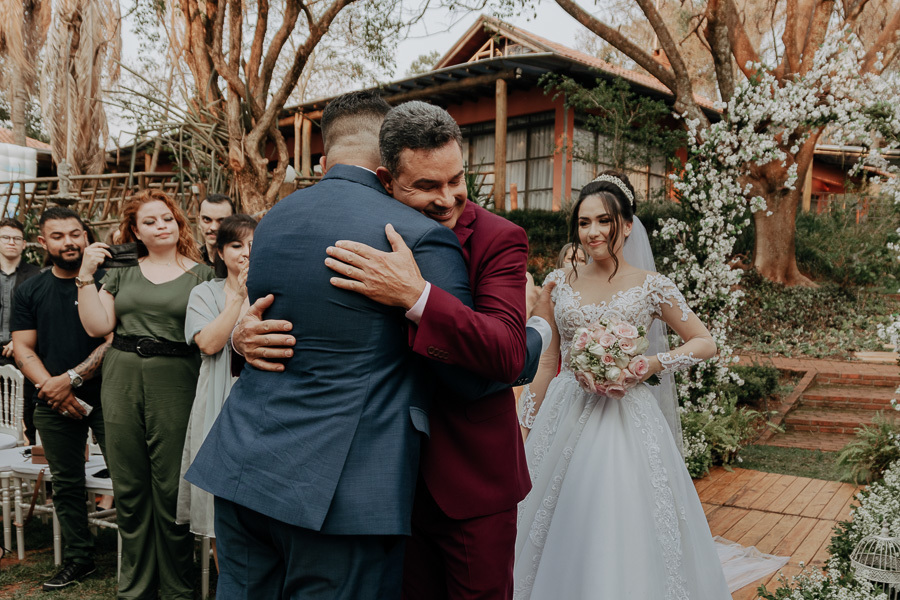 CERIMONIA DE CASAMENTO DURANTE O DIA REALIZADO NO RECANTO PARAISO EM MARINGA NO PARANA E FOTOGRAFADO POR LUCAS DREHER E ALINE DREHER