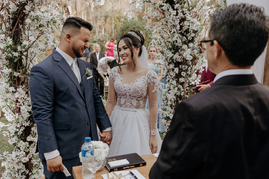 CERIMONIA DE CASAMENTO DURANTE O DIA REALIZADO NO RECANTO PARAISO EM MARINGA NO PARANA E FOTOGRAFADO POR LUCAS DREHER E ALINE DREHER