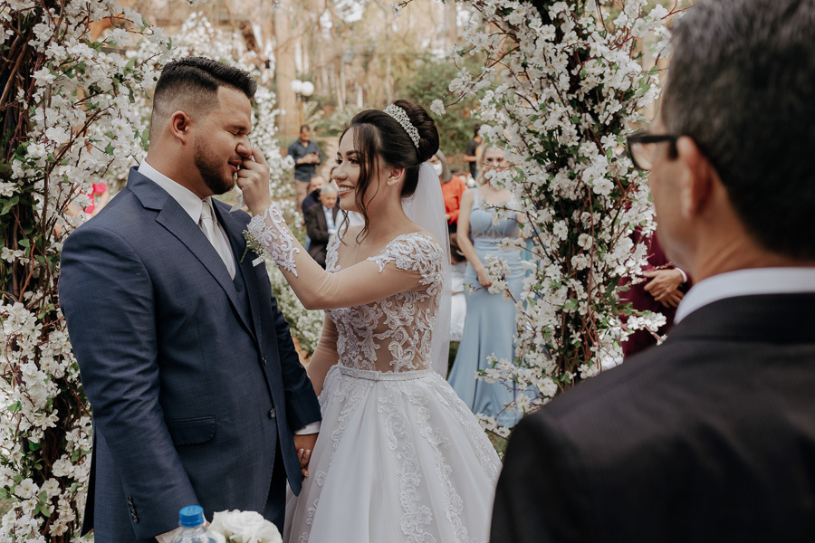 CERIMONIA DE CASAMENTO DURANTE O DIA REALIZADO NO RECANTO PARAISO EM MARINGA NO PARANA E FOTOGRAFADO POR LUCAS DREHER E ALINE DREHER