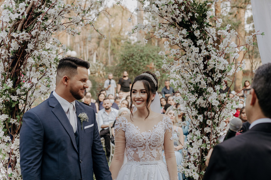 CERIMONIA DE CASAMENTO DURANTE O DIA REALIZADO NO RECANTO PARAISO EM MARINGA NO PARANA E FOTOGRAFADO POR LUCAS DREHER E ALINE DREHER