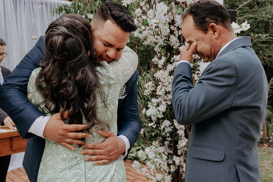 CERIMONIA DE CASAMENTO DURANTE O DIA REALIZADO NO RECANTO PARAISO EM MARINGA NO PARANA E FOTOGRAFADO POR LUCAS DREHER E ALINE DREHER